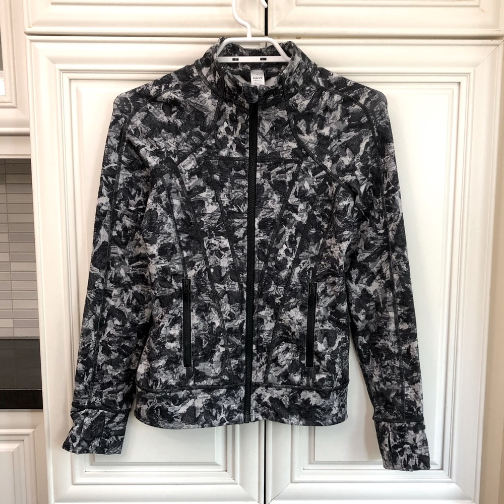Ivivva by Lululemon girl’s jacket 🍋